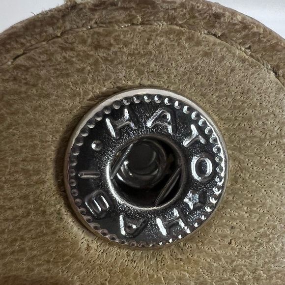 CHANEL BEIGE CAVIER BIFOLD WALLET
🌷AS IS🌷 - Picture 16 of 16